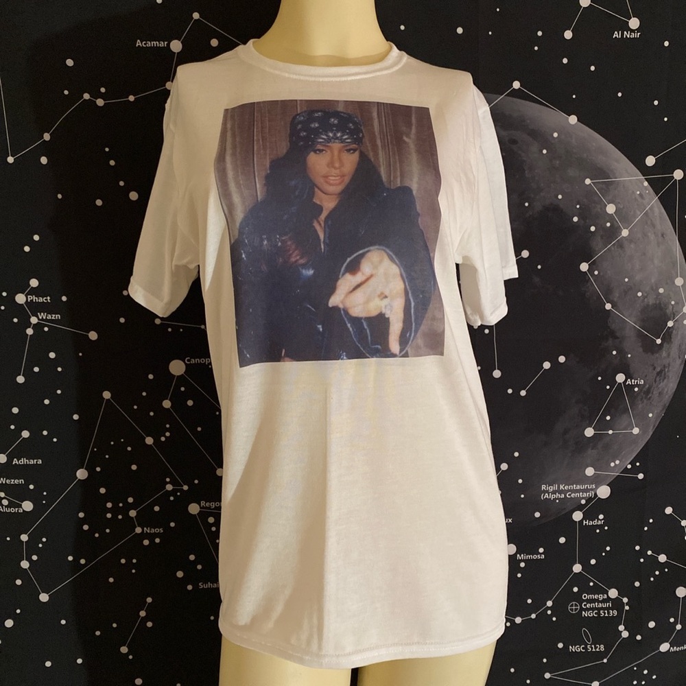 Aaliyah graphic tee.